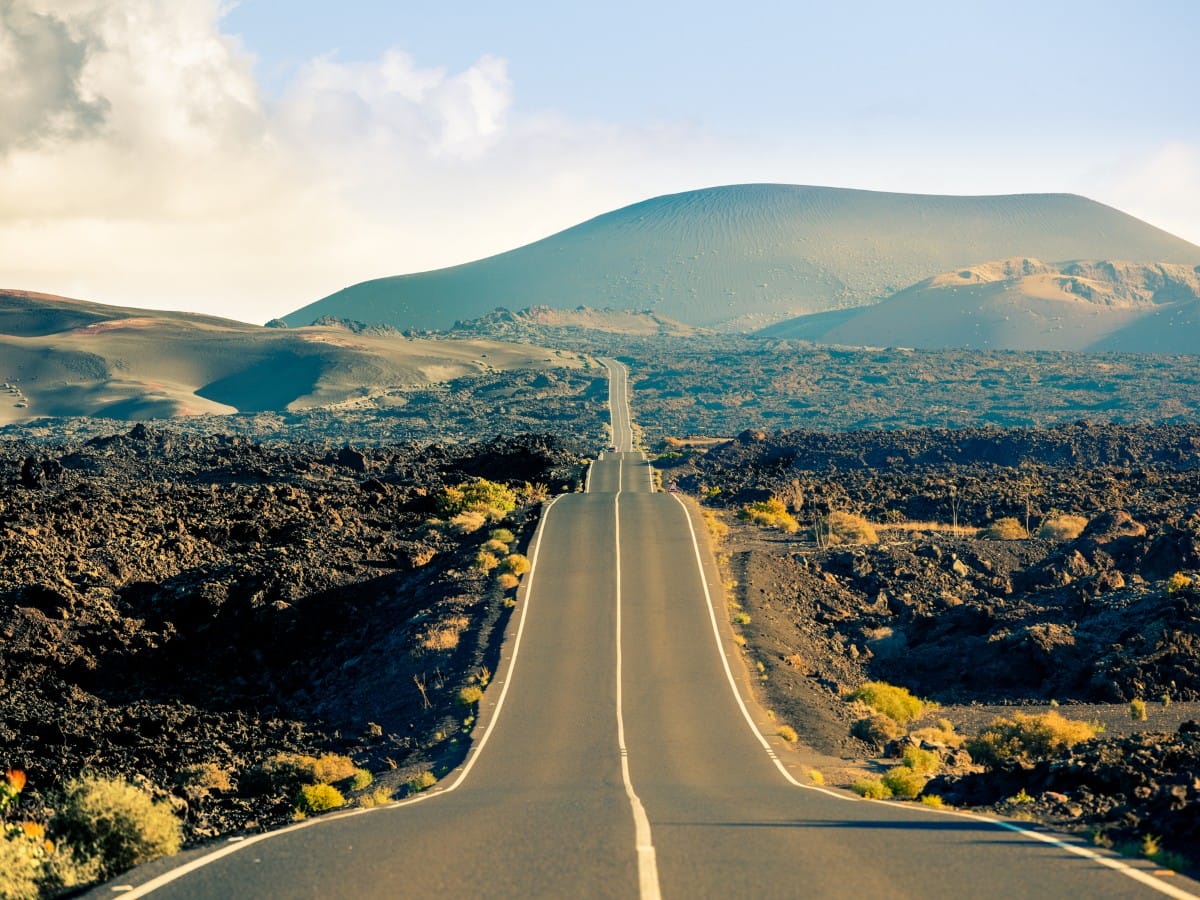 One of the awesome roads that goes through Lanzarote's volcanic national parks