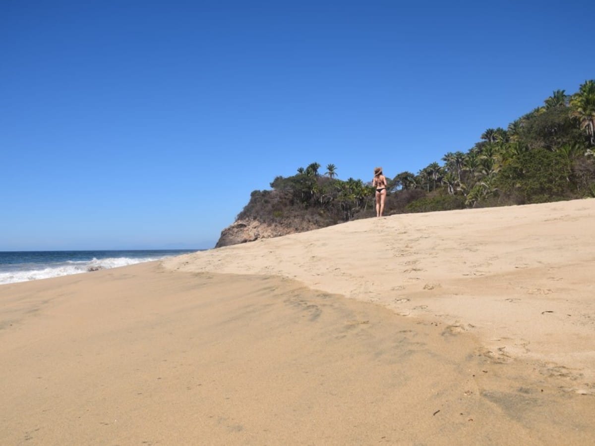 Hike up to Playa de Barro