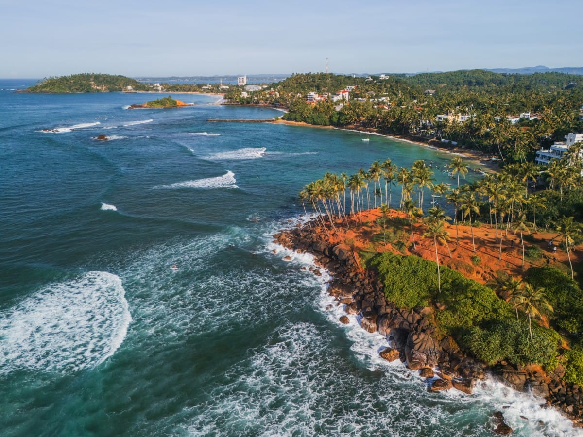 When to surf in Mirissa