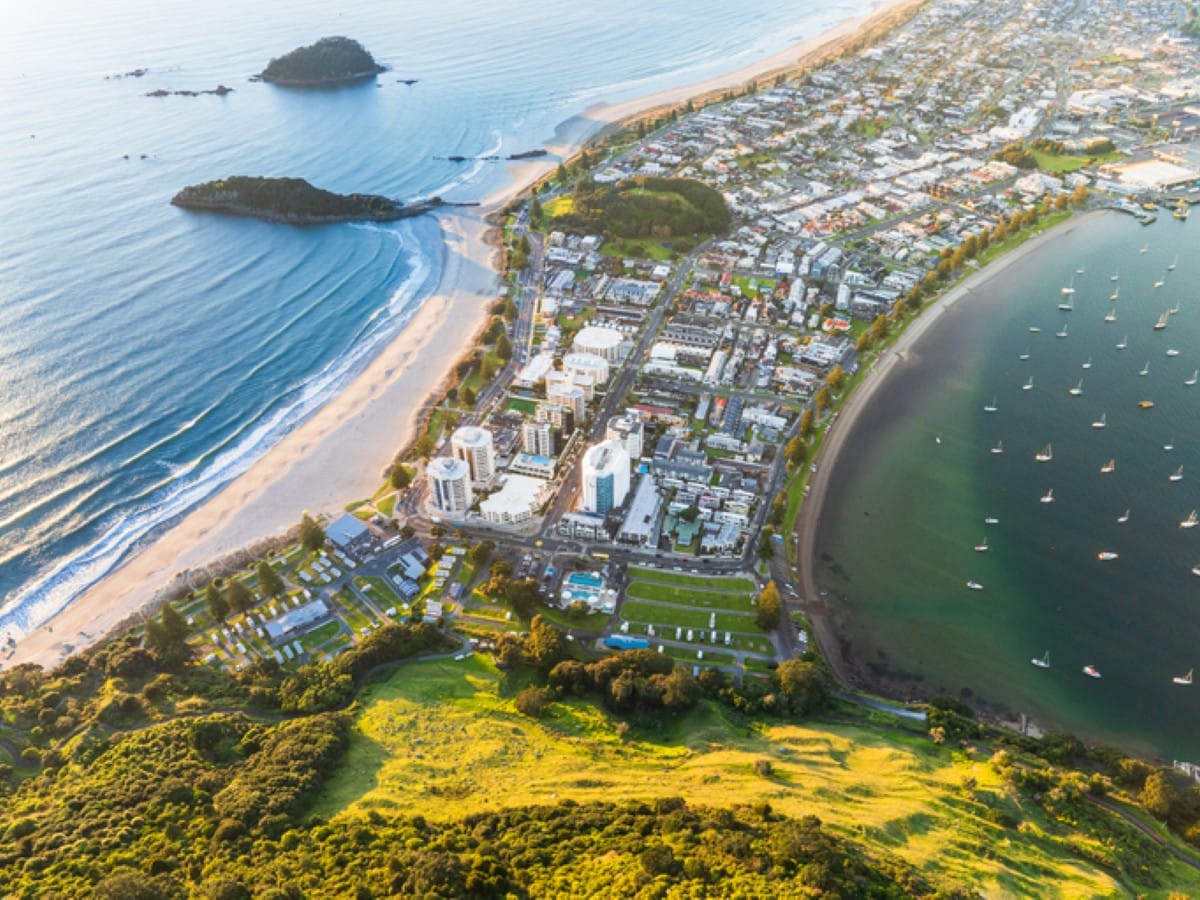 Mount Maunganu surf