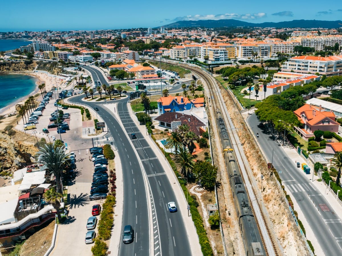 The main coast road that now leads from Lisbon to Cascais