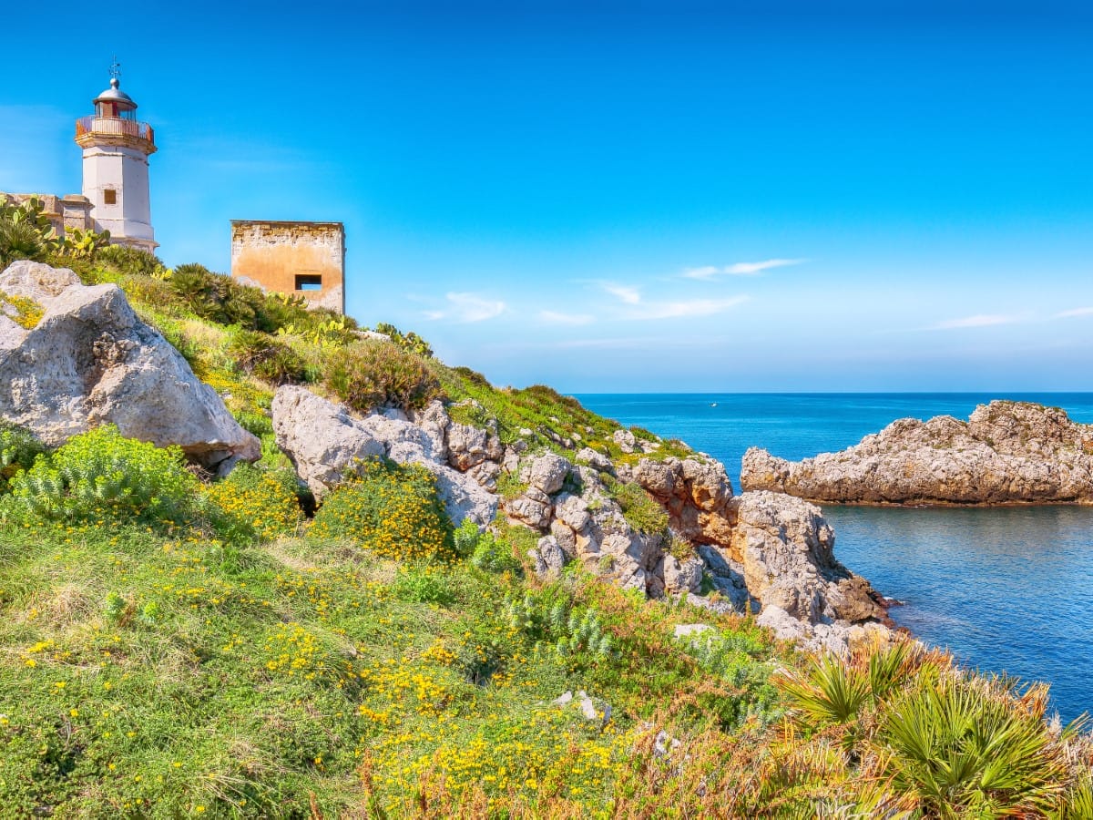 Surfing in Sardinia - All Spots [2025] - Surf Atlas, image size:1200x900