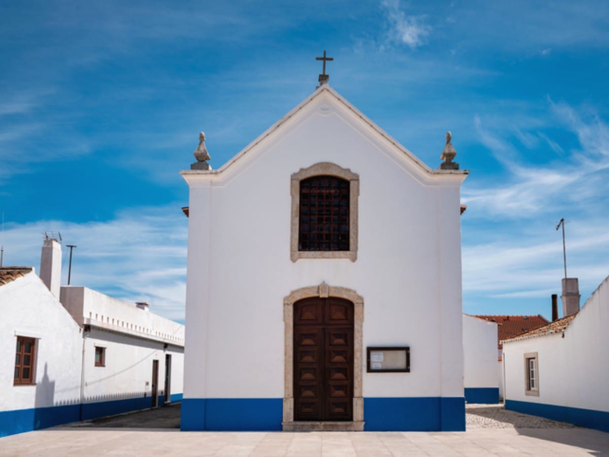 A white and blue house in the Alentejo region