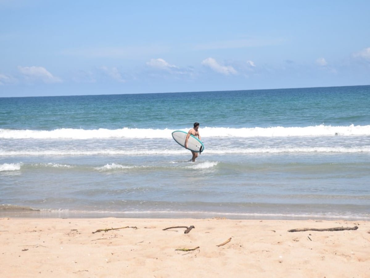 Surfing in Kudawella