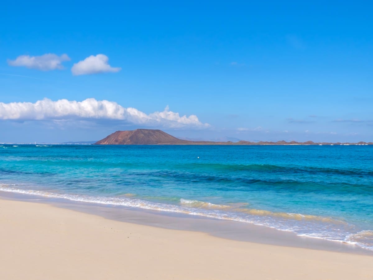 The view over Lobos Island from the Grandes Playa