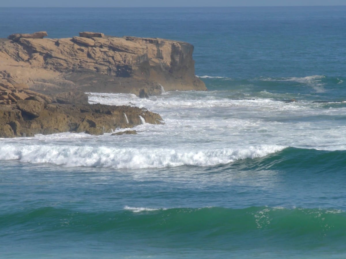 Lefts breaking off rocks near Oualidia