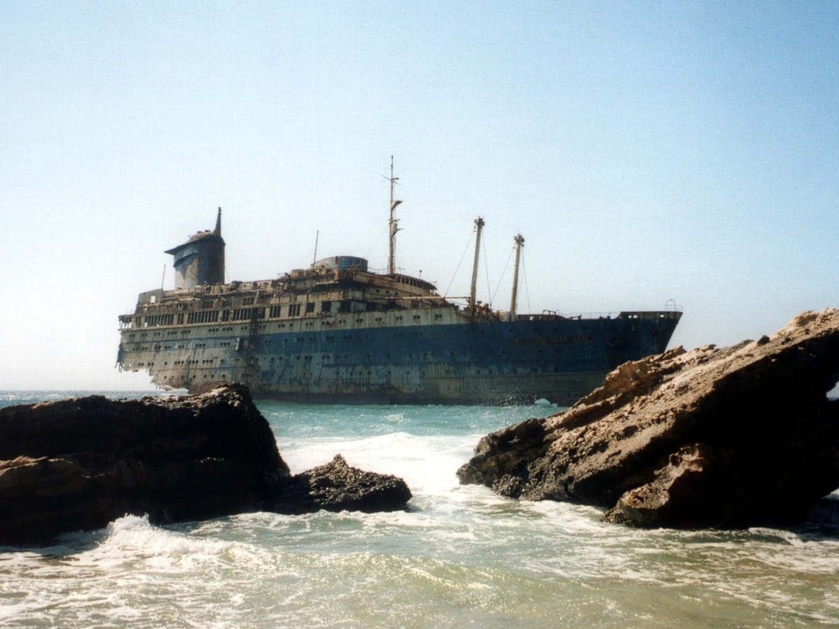 The shipwreck on Playa de Garcey