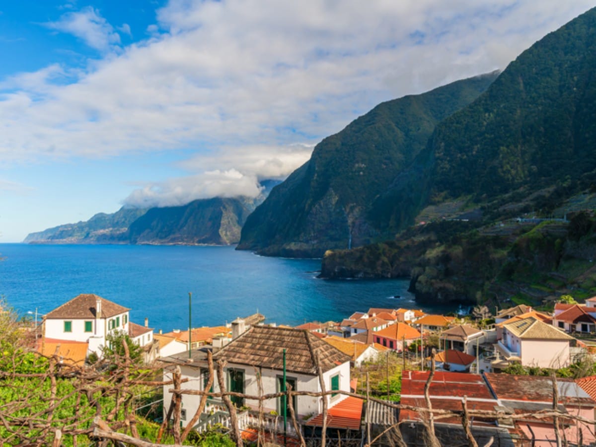 The roofs of Seixal village